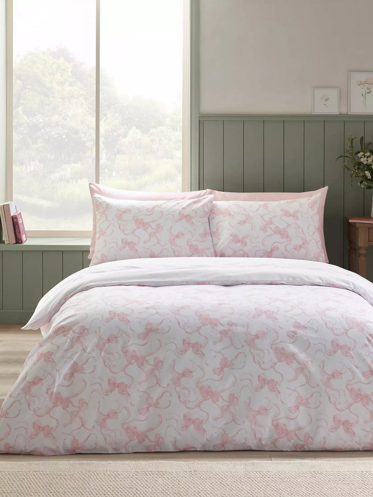 CATHERINE LANSFIELD Bow Embroidery Reversible Duvet Set - White/Pink