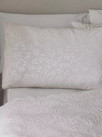 CATHERINE LANSFIELD Corded Leaves Duvet Set - Champagne
