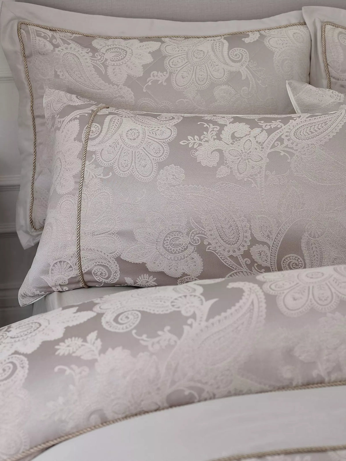 CATHERINE LANSFIELD Opulent Jacquard Duvet Set - Champagne