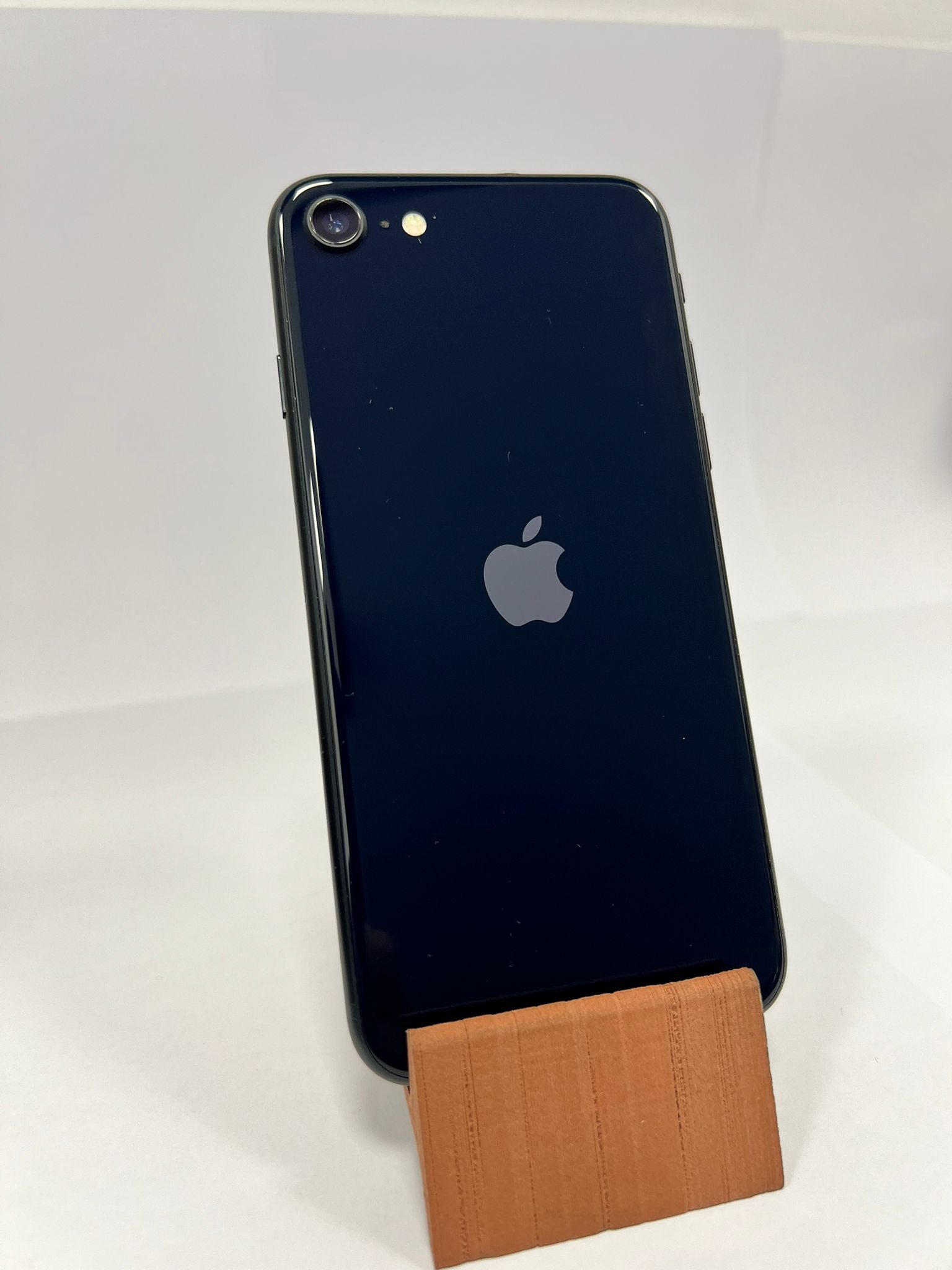 iPhone SE 2 (2020) 64GB Grade A/B – The Cope