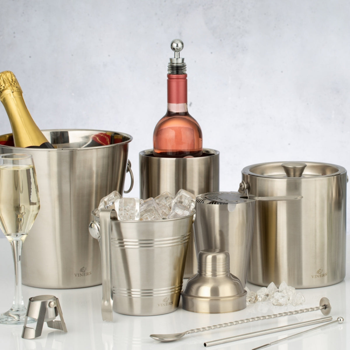 VINERS Barware Silver Cocktail Shaker Giftbox 500ml