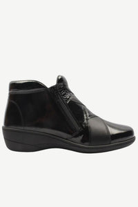 SOFTMODE Women's Clara 2-Zip Ankle Boot - Black