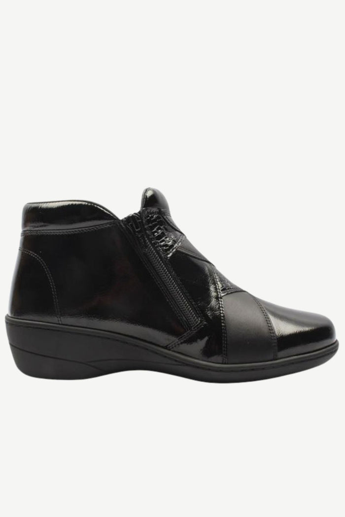 SOFTMODE Women's Clara 2-Zip Ankle Boot - Black