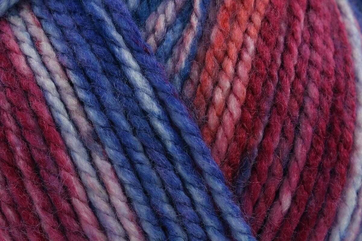 KING COLE Hedgerow Chunky Yarn - Oakwood - 200g