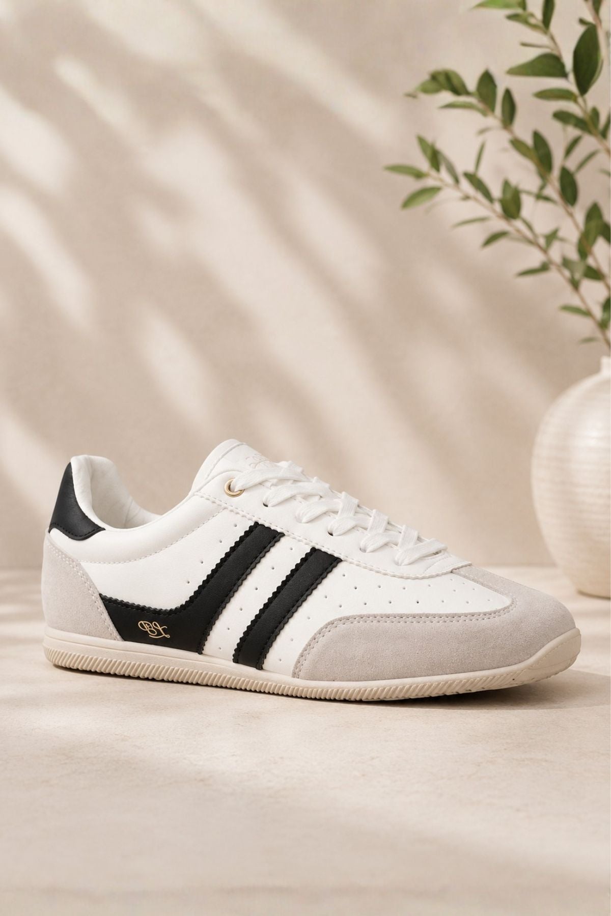 LLOYD & PRYCE Tangan Low Profile Trainer - White/Black