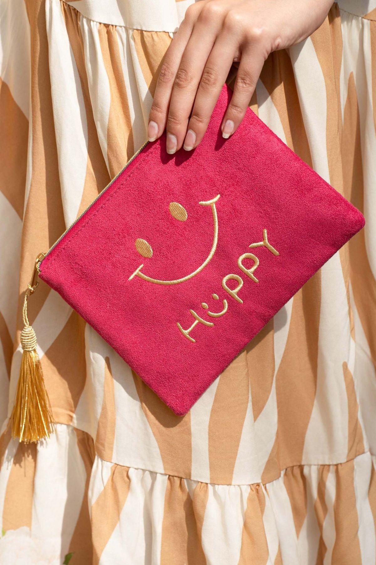 COPE CLOTHING Smiley Face Embroidered Velvet Zip Pouch - Pink
