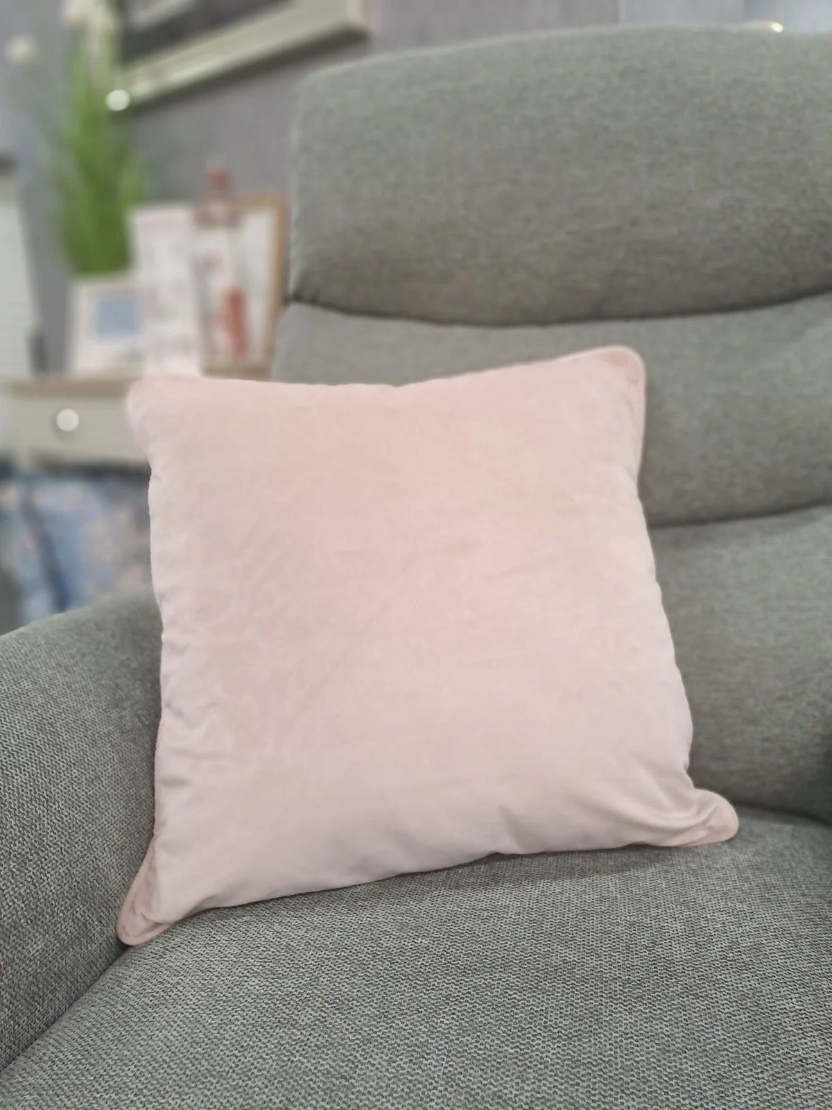 FULLSHIRE Velvet Piped Cushion - Blush Pink 43x43cm