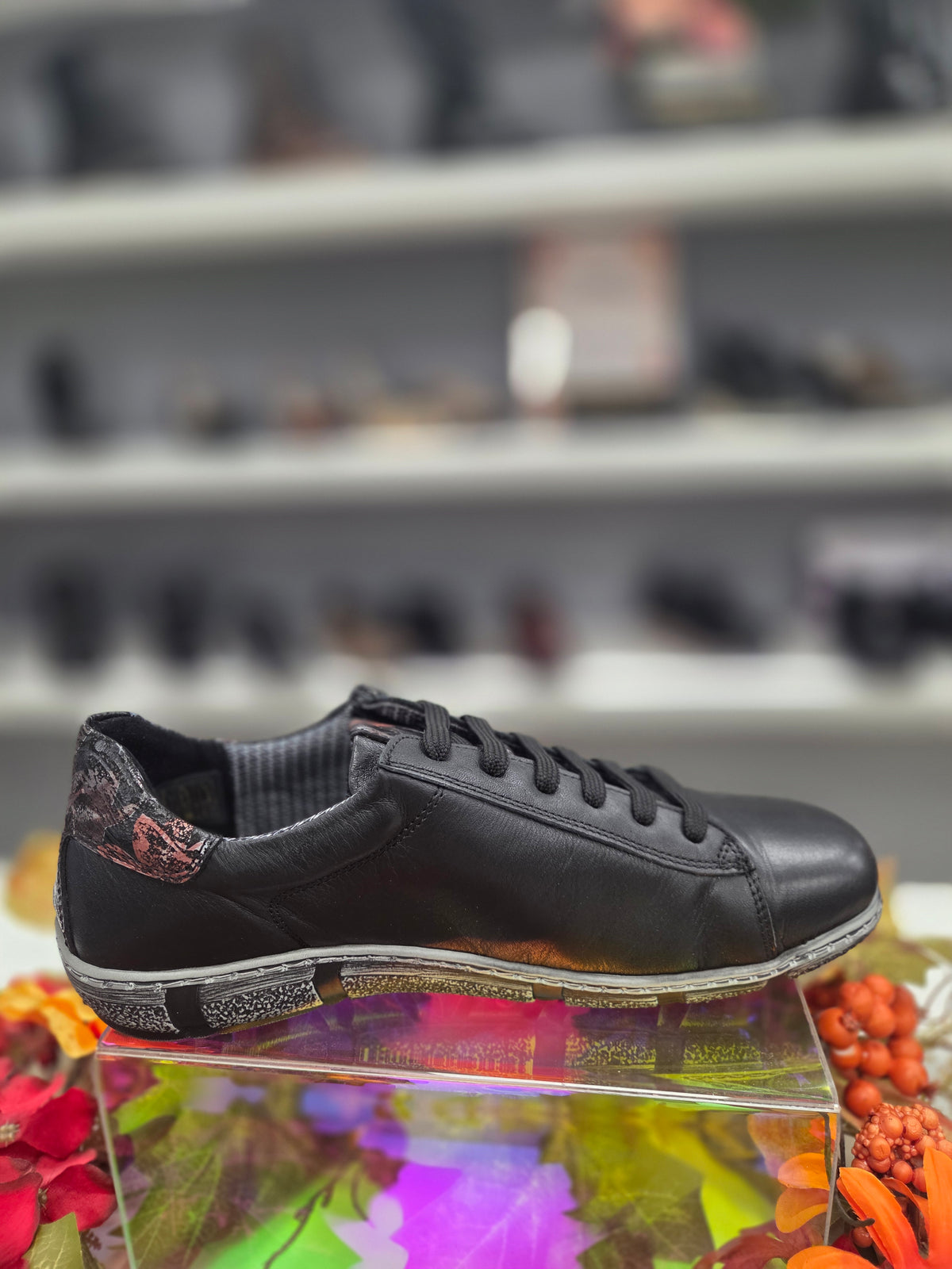 SOFTMODE Women's Dana Side Zip Shoes - Black