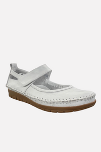 SOFTMODE Susan White Velcro Strap Shoes