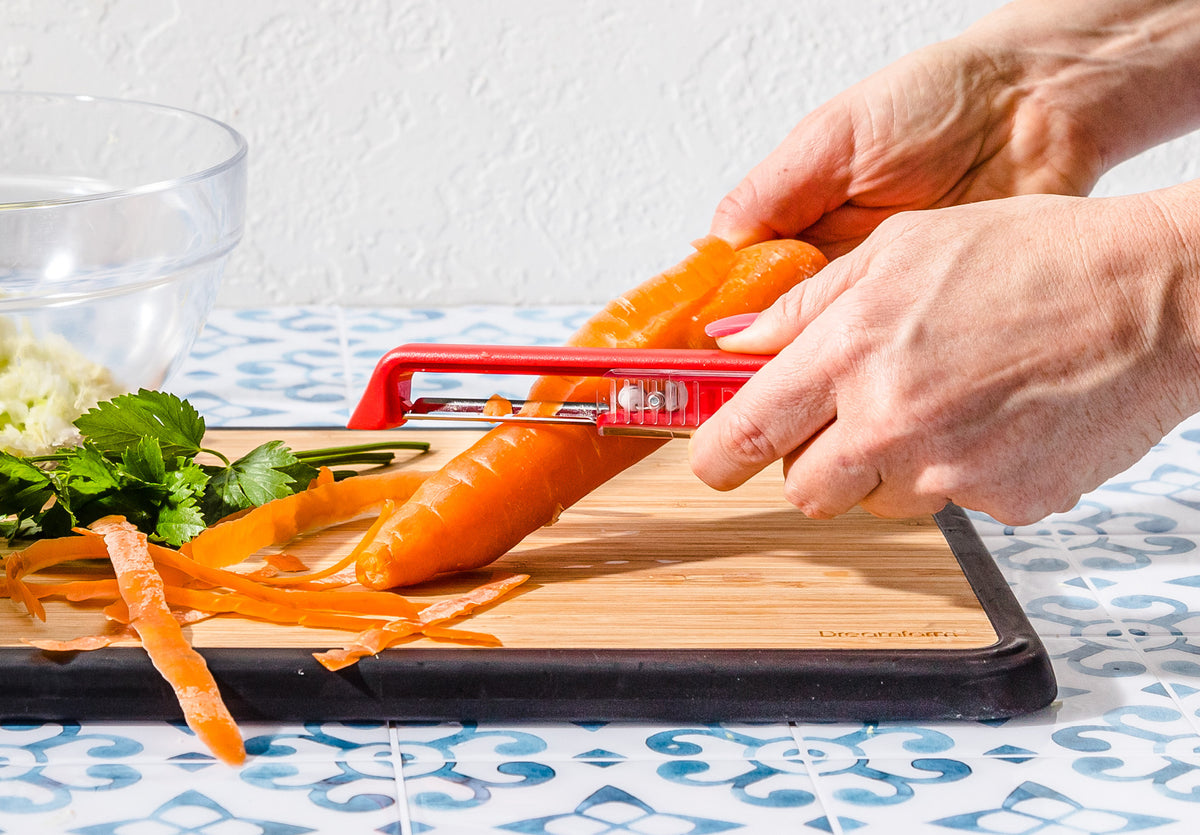 DREAMFARM Sharple - Safe Sharpening Safety Peeler